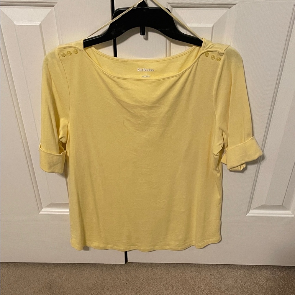 Kim Rogers Women's Soft Yellow Short Sleeve Blouse Large (Like New)
